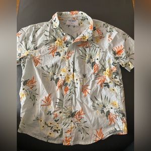 Button up short sleeve shirt